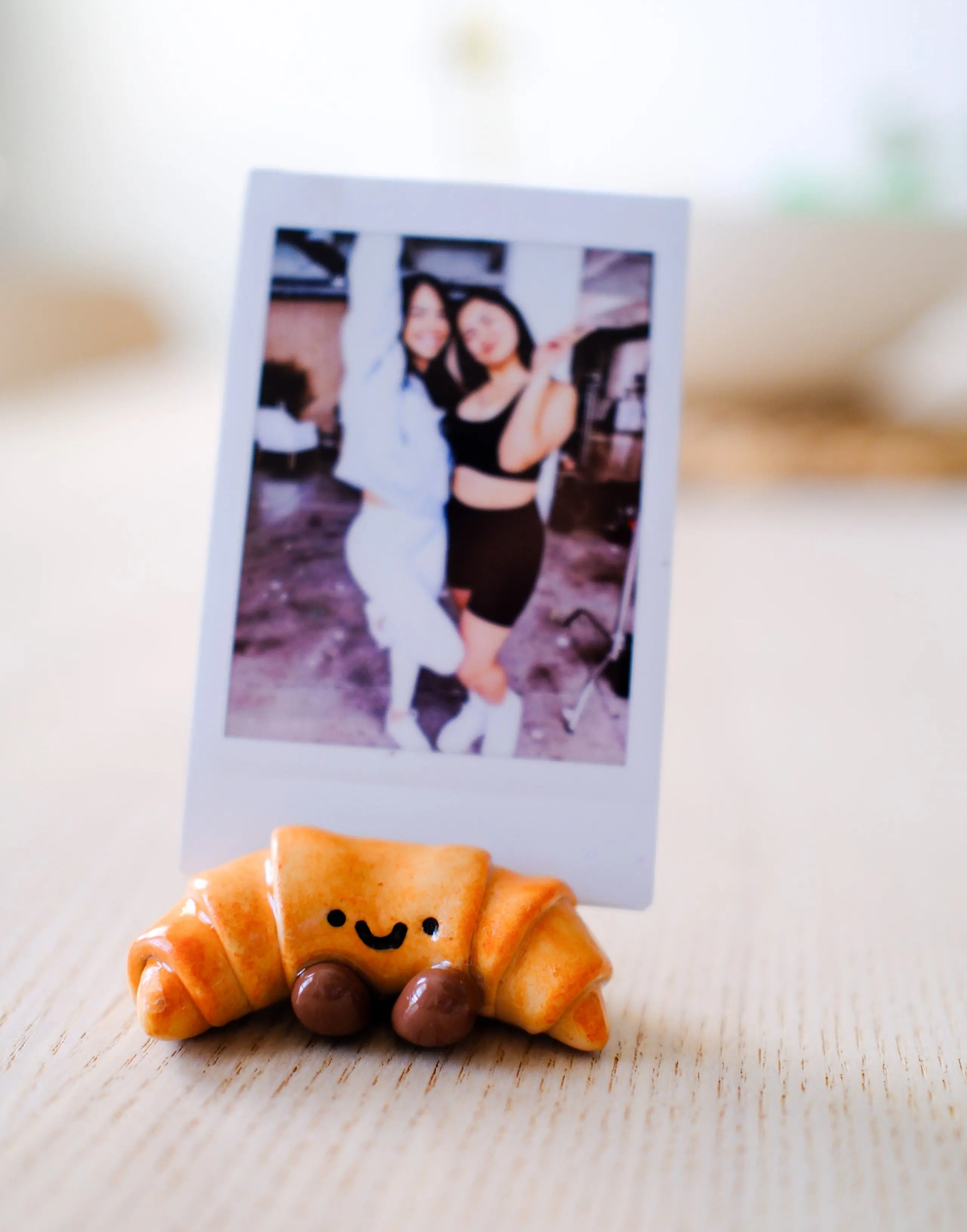 Croissant Photo Stand
