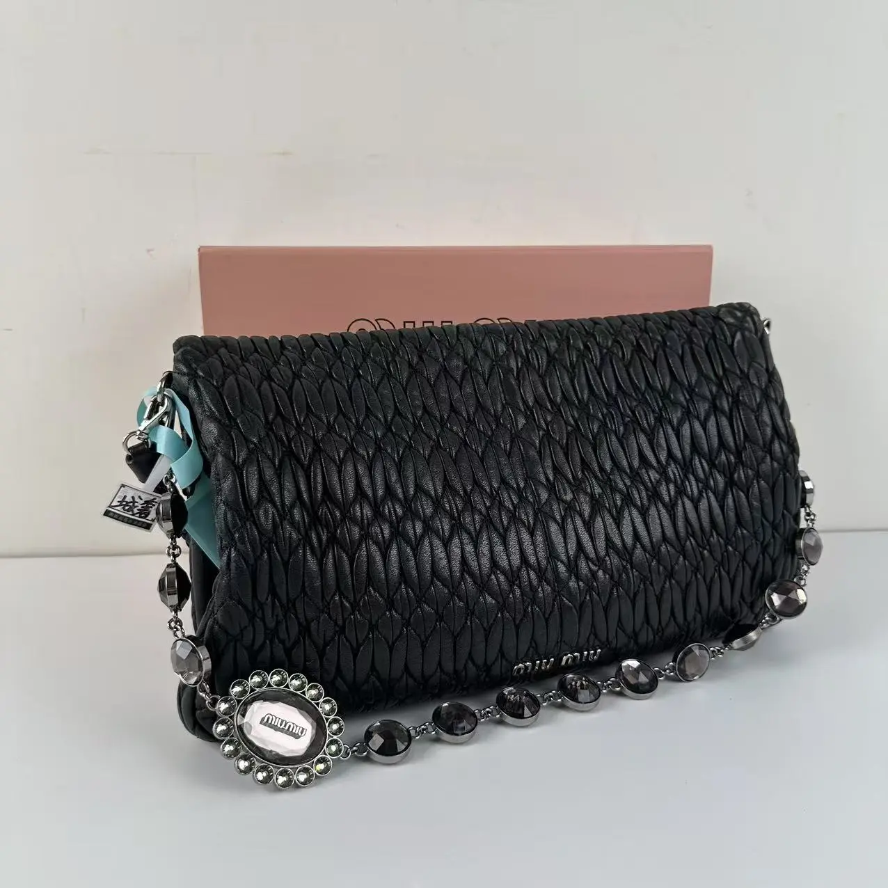 Pre-owned miu miu Matelassé Nappa Leather Black Crossbody Bag Elegant Shoulder Bag, Fashion Style, Crossbody Shoulder Tote, Handbag Design, Zip Closure