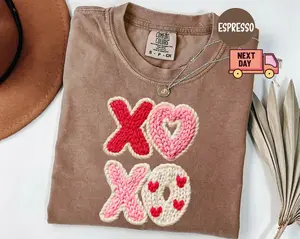 Comfort Colors Faux Yarn XOXO Shirt, Coquette Bow Valentines T-Shirt, Valentines Day Shirt, Womens Valentine Shirt, Valentine's Day Gift