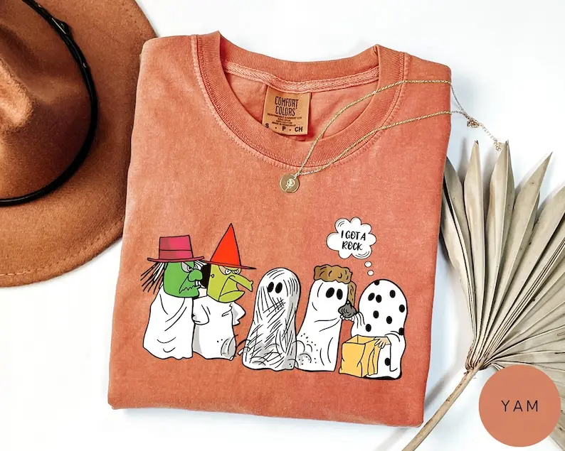 Women's [MADE IN US] Comfort Colors Fitted Cute Printed Retro Vintage I Got a Rock Halloween T-Shirt - Funny Ghost Trick-or-Treat Tee, Peanuts Inspired Athletic Fall Gift Outfit, Fade-Free Ink, S/2XL/3XL