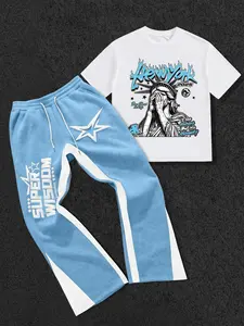 The men's two-piece set Outfit includes a T-shirt with stars, letters, and a graphic print, and a pair of trousers; a crew neck short-sleeved T-shirt and slim-fit trousers; knitted fabric; suitable for everyday wear and all seasons.