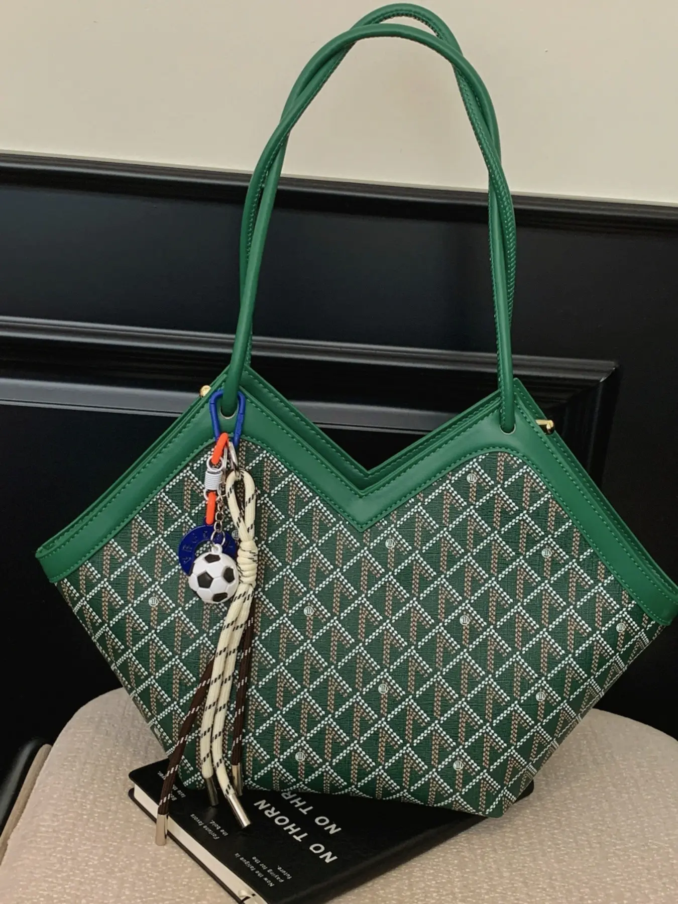 Fashionable Large Capacity Luxury Women's Bag, Fashion Patterned Bag, Portable Commuter Bag, Essential for Office Workers, Stylish and Practical, Casual Shoulder Bag, Commuting Crossbody Tote Bag