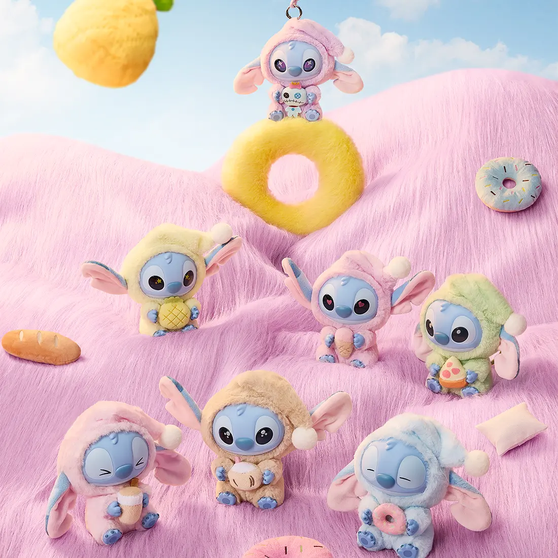 Disney Stitch Blind Box Keychain, Food-Themed Kawaii Accessories with a Soft Plush and Officially Licensed Vinyl Figure, Lilo & Stitch, Collector's Edition, Cute, Everyday Carry, Metal Clasp, Official License, Soft Fabric, Round Form, Sleeping Pose, Alien