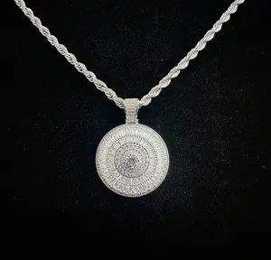 18k Gold/White Gold Hiphop Round Spinning Hat Diamond ICED-OUT Pendant/Necklace