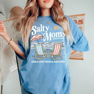 Comfort Colors Beach Shirt, Salty Moms Beach Club Graphic Tee, Summer Vibes Aesthetic T-Shirt, Girls Trip Beach Shirt, Gift for Mama