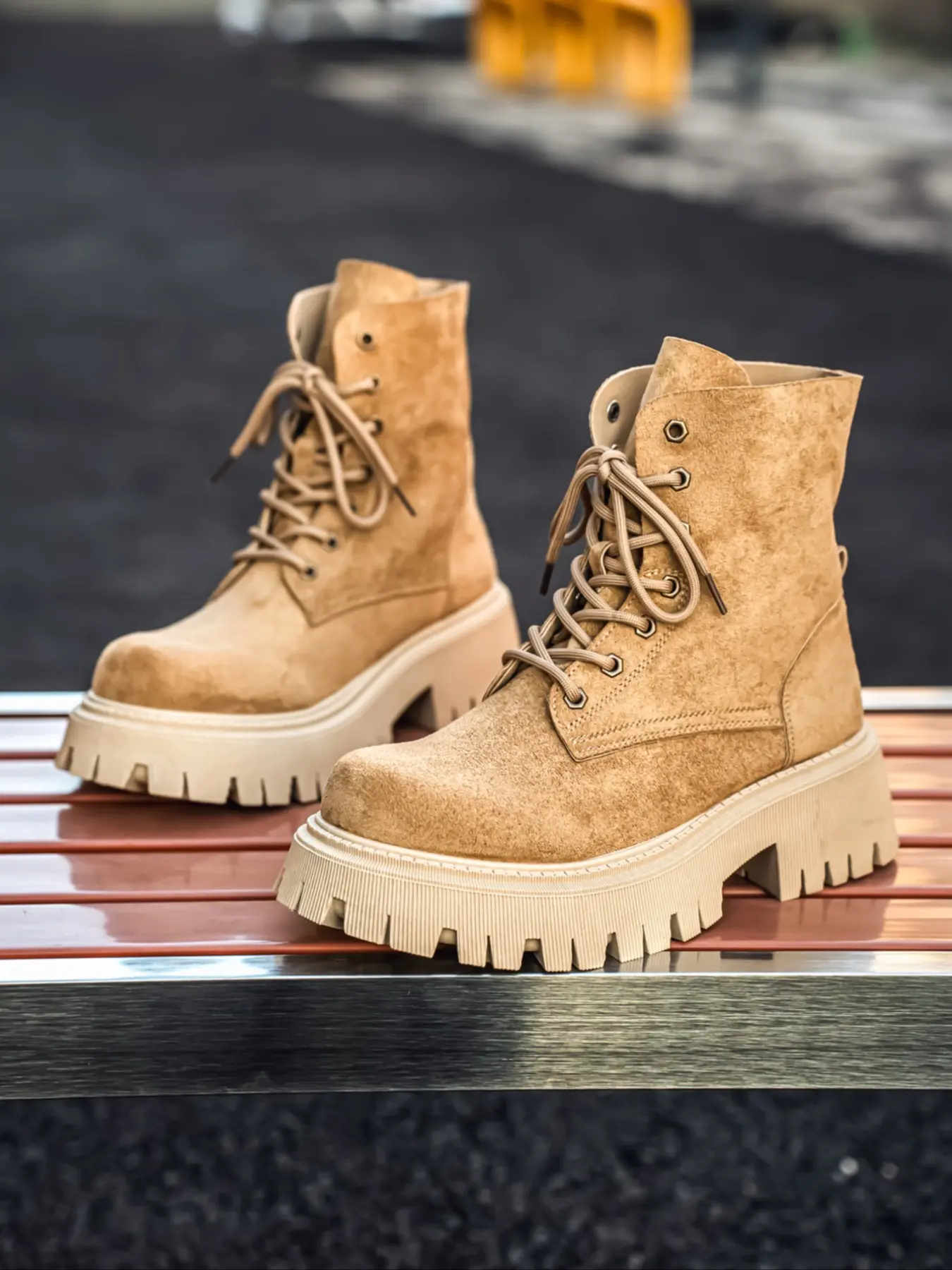 Men's American Vintage Boots High Top Thick Sole, Metal Eyelets & Unique Outsole, Streetwear/everyday Style, Fashionable and Trendy