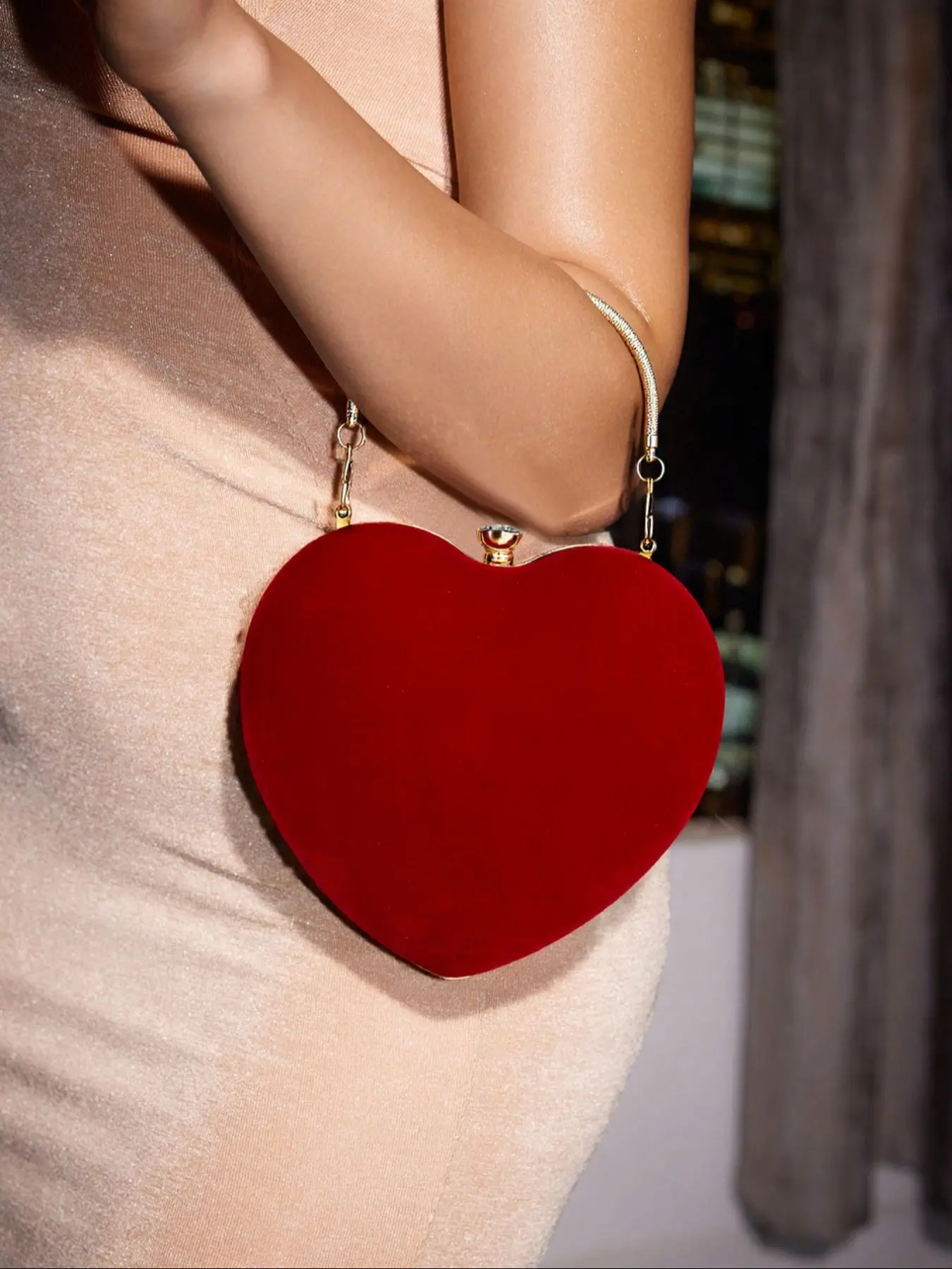 Cute Heart Chain Bag for Women, Mini Crossbody Aesthetic Shoulder Handbag, Perfect for Weddings, Parties, Birthdays, Valentine's Day, Christmas, Chain Crossbody Bags, Fashionable Bling Bag, Evening Chain Purses