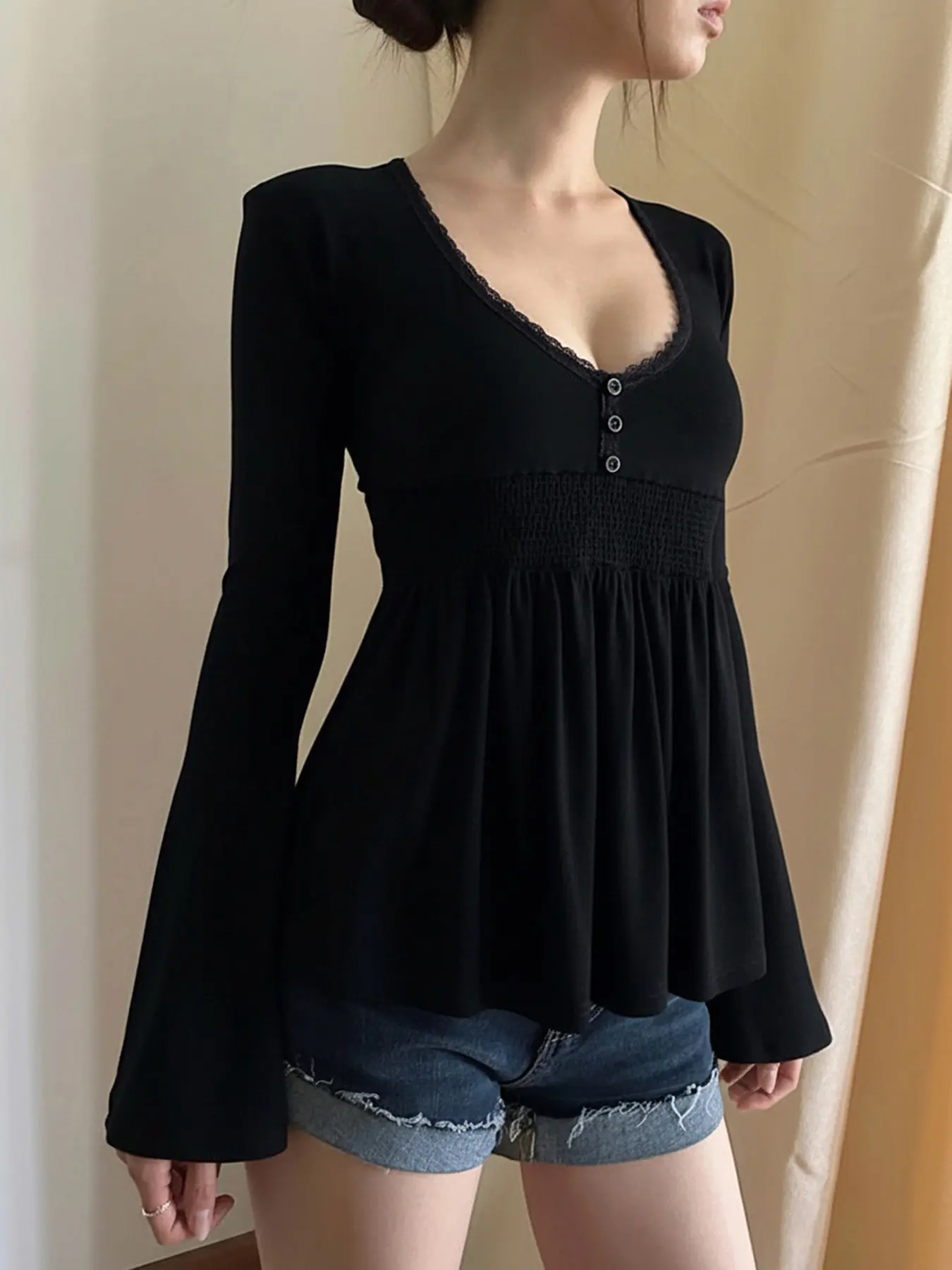 Sexy Elegant Low Neck Long Sleeve Knit Top, Casual Classy Flare Sleeve Loose Babydoll Top, Solid Black Casual Y2K Minimalist T-Shirt for Daily Commute and Dating, Women's Casual Daily Tops