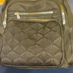 Women's Solid Color Quilted Backpack, Fashionable Backpack with Cute Fluffy Pom Pom Bag Charm, Casual Lightweight Multi-pocket Backpack for Daily Used, Fall Outfits, Fall Freshness, Zipper Backpack Trend