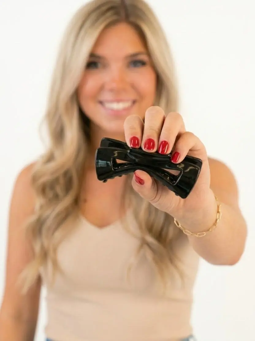Soft Hair Clips for Women, Bendable Claw Clip, Nonslip Square Squishy Silicone, Flexible Scalp-Safe Soft Cozy Clip, Unsnappable for Thick or Fine Hair, Strong Hold All-Day Comfort