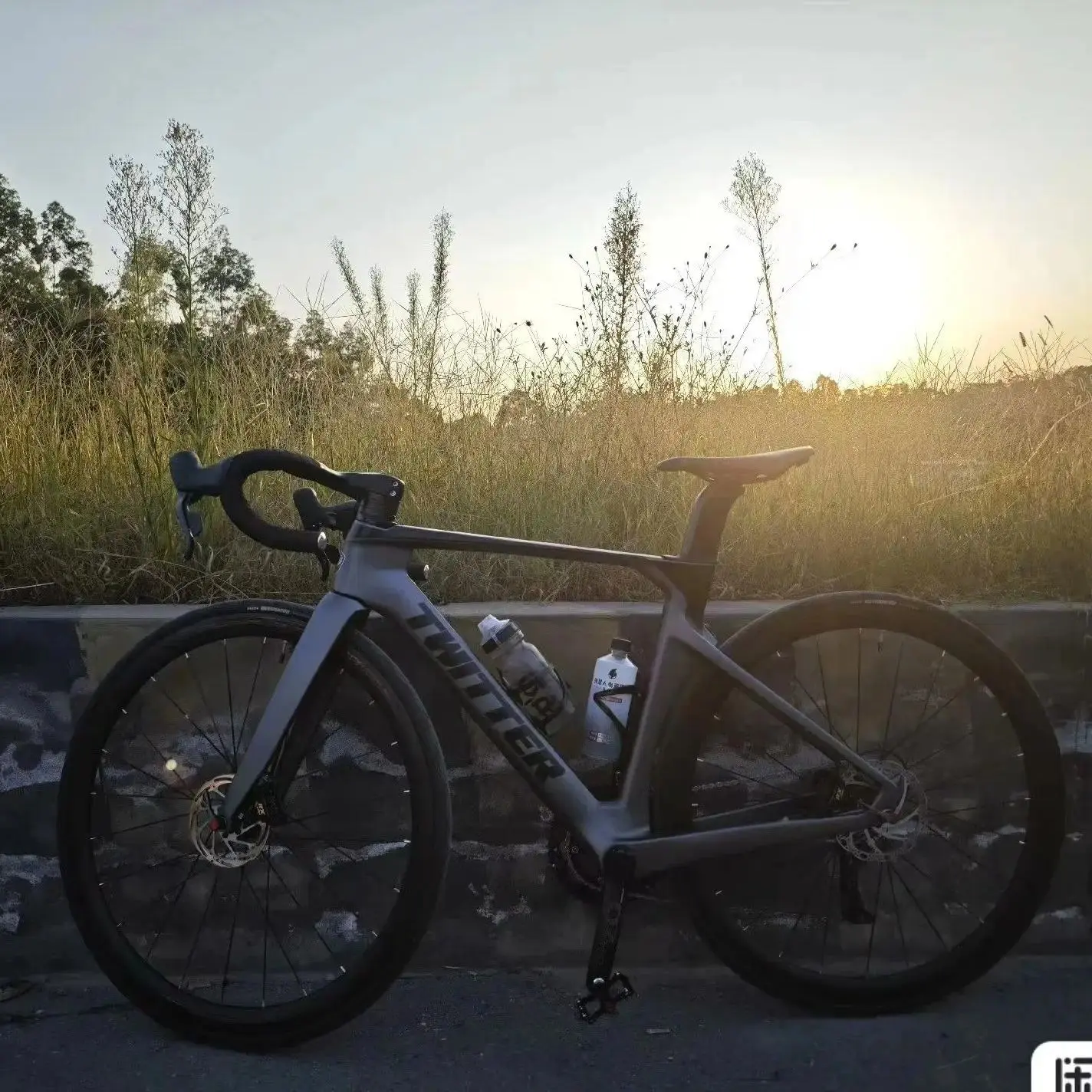 TWITTER R5pro T800 Carbon Fiber Road Bike RS-22/24Speed 700*28C Bicycle Hydraulic Disc Brakes 43.5cm-56cm веласіпед
