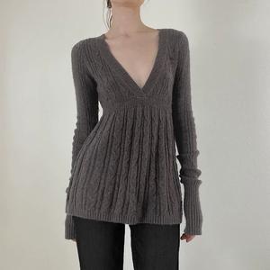 Women Simple Retro Deep V Sexy High Waist Brown Fried Dough Twists Sweater Skinny Meat Covered Sweater
