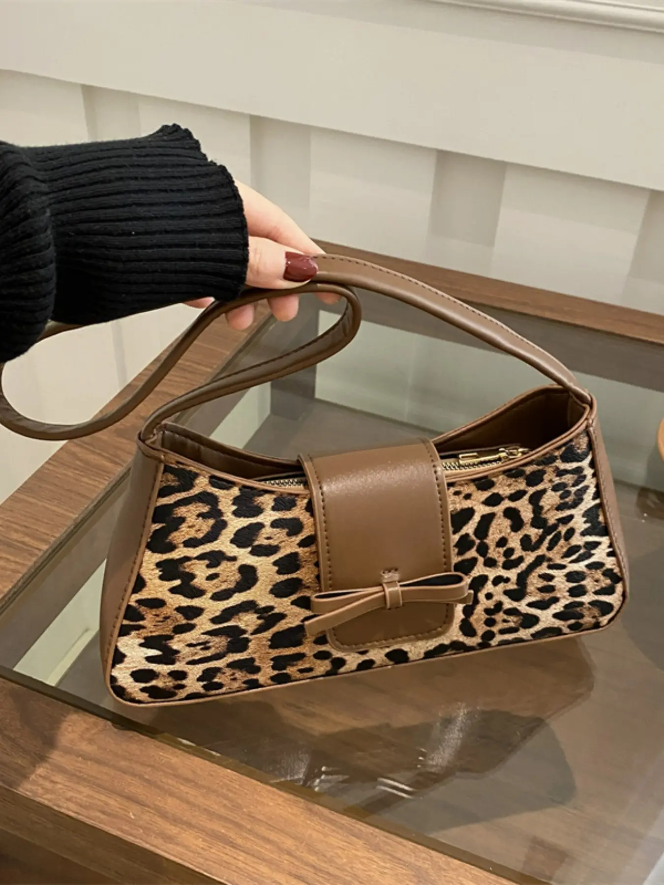 Leopard Print Fashion Trendy Bowknot Decorative Shoulder Bag, Stylish High-End Commuter Backpack, Unique Personality Design, Casual Shoulder Bag, Fashionable Shoulder Bag