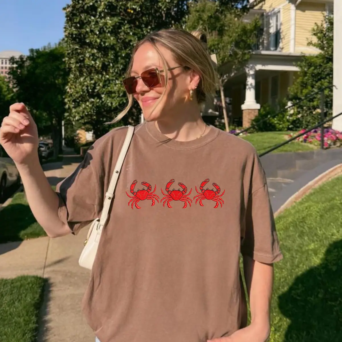 Embroidered Crabs Shirt, Ocean animal Lover Shirt, Summer Embroidered Shirt, trendy Summer tee, Crab Lover shirt