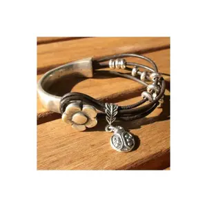 Retro floral Bohemian chic bracelet, adjustable, retro inspiration, multi-functional, women's fashion jewelry, perfect for casual wear, parties and gift-giving