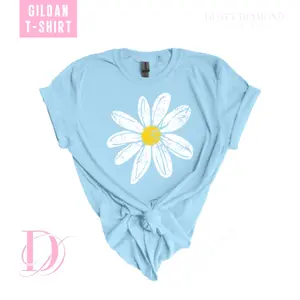 DISTRESSED DAISY Gildan T-Shirt