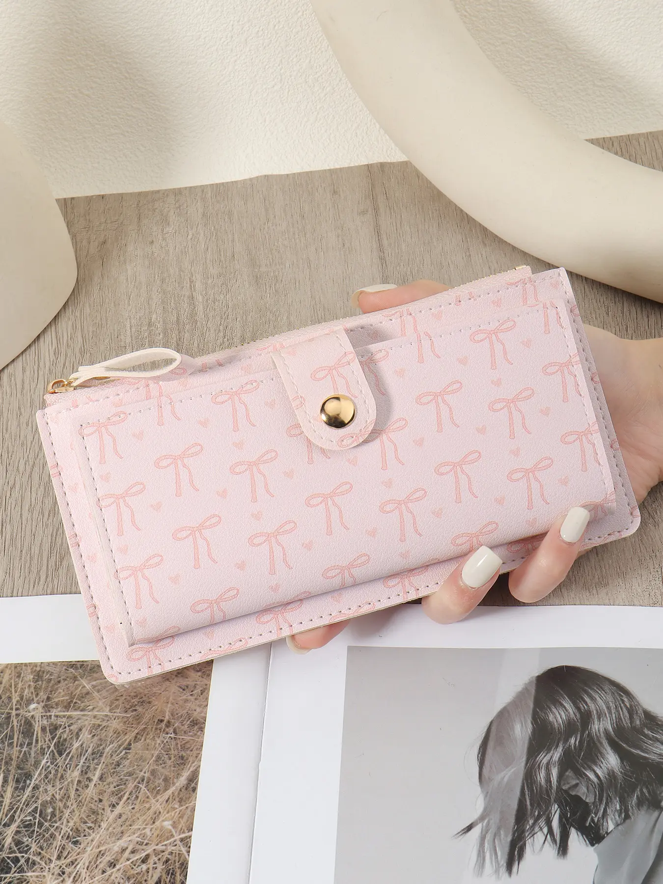 New women's long with multiple card slots and a zippered pocket that can hold mobile phones. It is a multifunctional large capacity women's long handbag, perfect for outdoor, travel, and back to school storage bags Casual Trendy Wallet