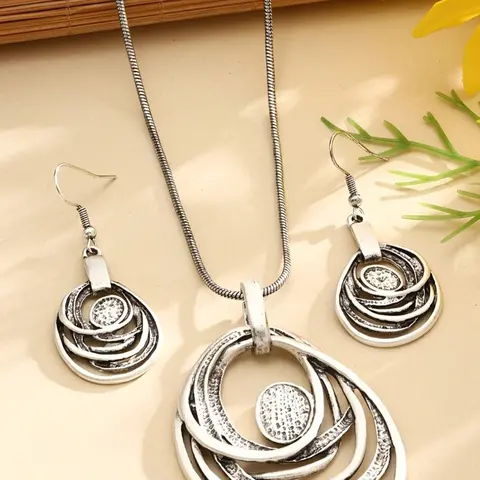 Bohemian Style Women's Geometric Fashionable Boho Jewelry Set, Multi-layer Circular Pendant Necklace, Retro Minimalist Earrings, Perfect for Daily Wear, Vacation and As A Holiday Gift.