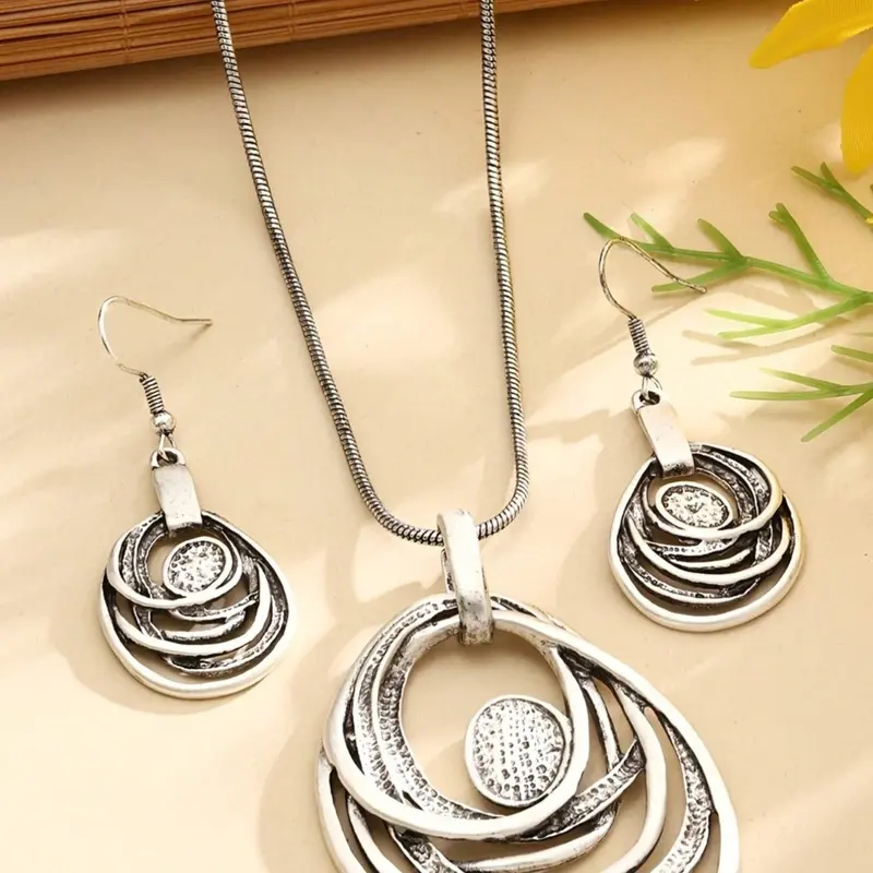 Bohemian Style Women's Geometric Fashionable Boho Jewelry Set, Multi-layer Circular Pendant Necklace, Retro Minimalist Earrings, Perfect for Daily Wear, Vacation and As A Holiday Gift.
