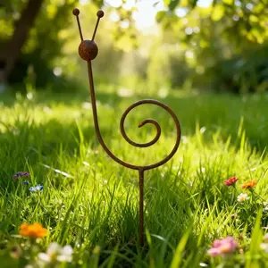 Rusty Metal Snail Plant Support, Minimalist Garden Ornament, Retro Snail Statue for Yard, Lawn & Garden Decor, Perfect Gift