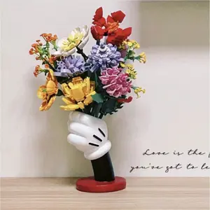 Creative and cute hand-held vase, glove vase, living room dining table flower arrangement, building block flower decorative ornament