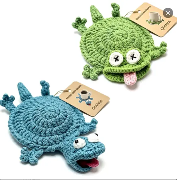 Funny Crochet Lizard Coaster, Handmade Animal Mug Rug Coaster, Cute 3D Amigurumi Drink Mat for Coffee Table Desk Home Decor Housewarming Gift (Blue+Green)