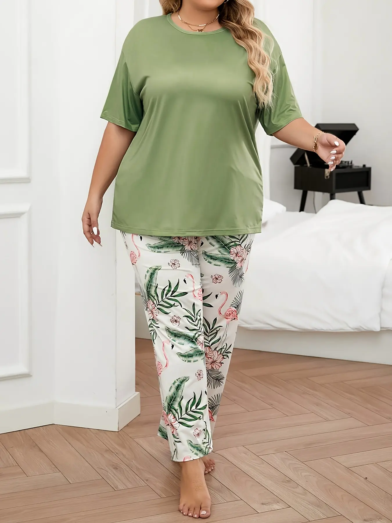 Women's Plus Size Short Sleeve Top, Flamingo Plant Print Long Pants, Casual Home Wear Two-Piece Set, Loose-Fitting Spring & Fall
