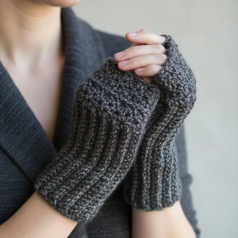 Crochet Fingerless Gloves, Handmade Extra Long Arm Warmers for Unisex, Breathable for Winter Commuting and Gaming - Black/Gray, Crochet Yarn, Gamers, Long Length, Commute, Outdoor Winter Activities, Students, Yarn For Crochet