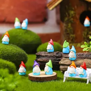 Christmas Random Color Mini Fish Tank Decorations, Cute Miniature Gnome Design Ornament, DIY Decorative Accessories for Home Garden & Fish Tank, Christmas Gift