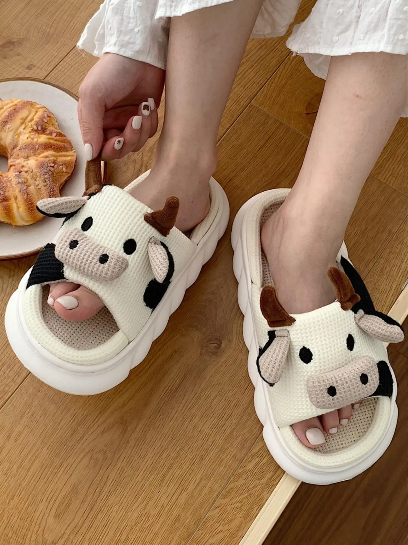 1 Pair Simple Cute Cow Slippers, Casual Soft Platform Home Slippers for Indoor & Outdoor, Perfect Sweat-absorbing Linen Slippers for Women & Men for D