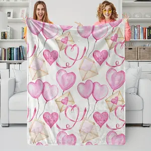 Valentine'S Day Heart-Print Flannel Blanket Made Of Polyester Fiber, This Soft And Cozy Blanket Offers Perfect Warmth. An Ideal Holiday Gift Choice, It'S The Perfect Winter Present For Bedrooms, Dorm Rooms, Or Home Offices.