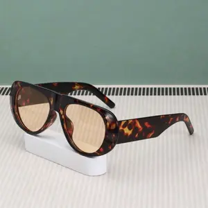 1 Pair Women's Round Plastic Fashion Glasses, Suitable For Outdoor Travel, Party Decoration, Blocking Strong Light, Filtering Harmful Light Rays, Daily Cycling Basics Fall Winter Women Outfits Clothes Business Casual Gifts Beach AccessorieFrames & Glasses