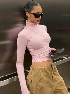 Women's pink patchwork zip-up short-sleeved T-shirt, a casual and stylish high-neck fitted long-sleeved top, suitable for everyday wear. A fashionable and figure-flattering women's garment for spring and autumn. Cozy Fit