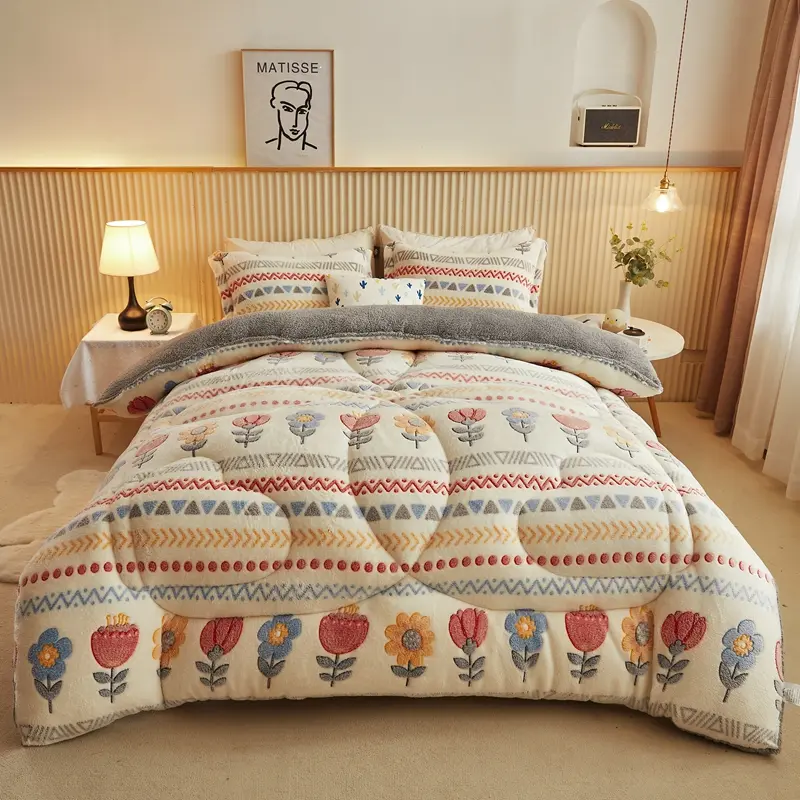 BoveLink Snowflake Fleece Warm Cotton Comforter, Floral Print Elevates Your Bed, Soft Touch Sleep, Snowflake Cozy Vibe, Floral Cozy Look, Warm All Night, Warm Cotton Core