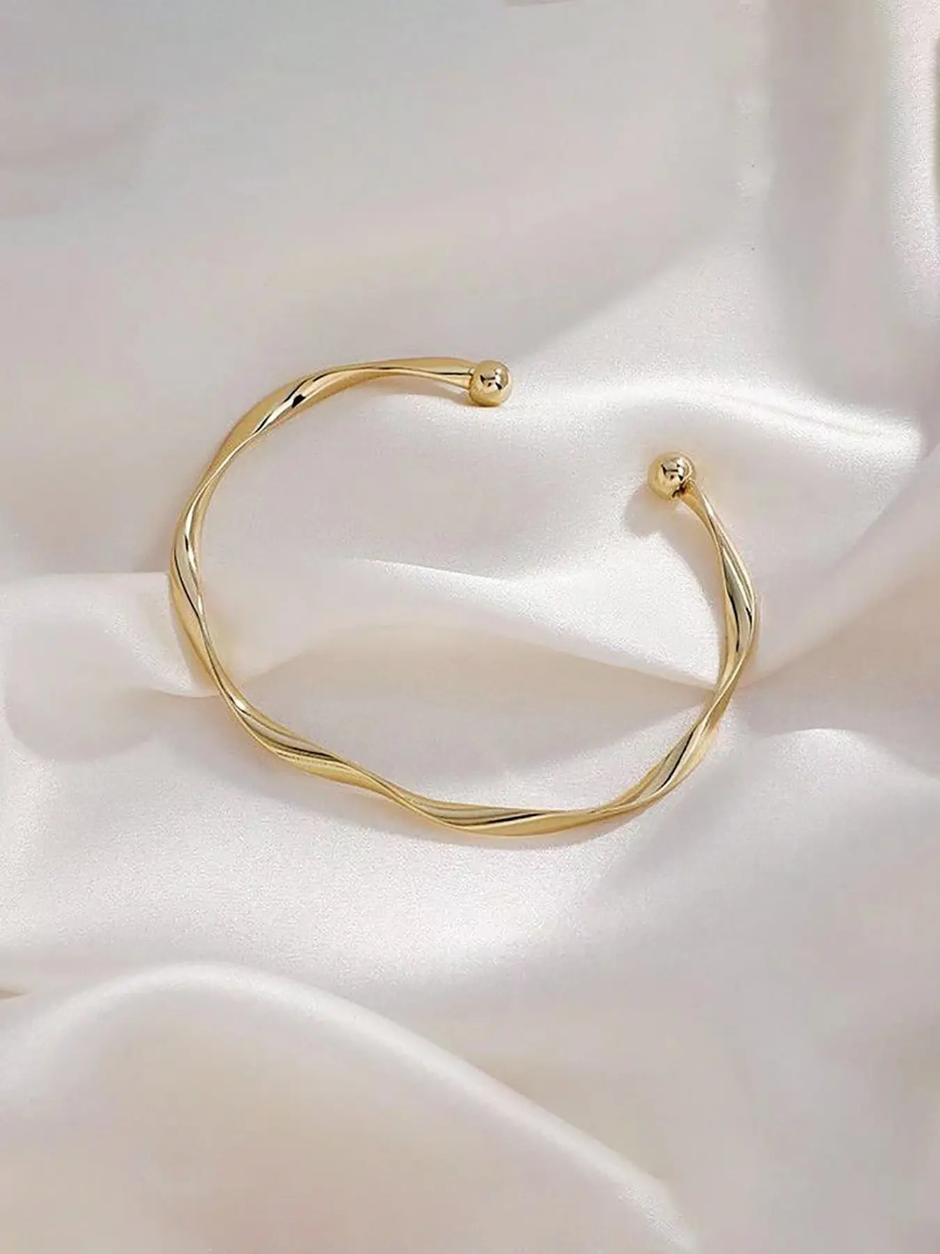 Minimalist Adjustable Open Bangle for Women & Girls, Elegant Jewelry for Party & Daily Wear, Versatile Birthday Gift