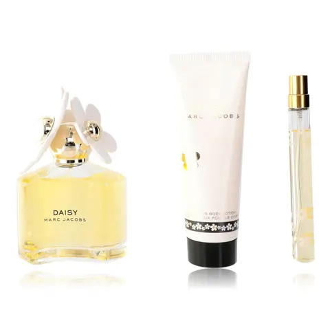 Daisy by Marc Jacobs Women's 3-Piece Fragrance & Body Care Gift Set - 3.4 oz EDP, Fresh Floral Scent, Women's Perfume, Gifts for Girly Girls