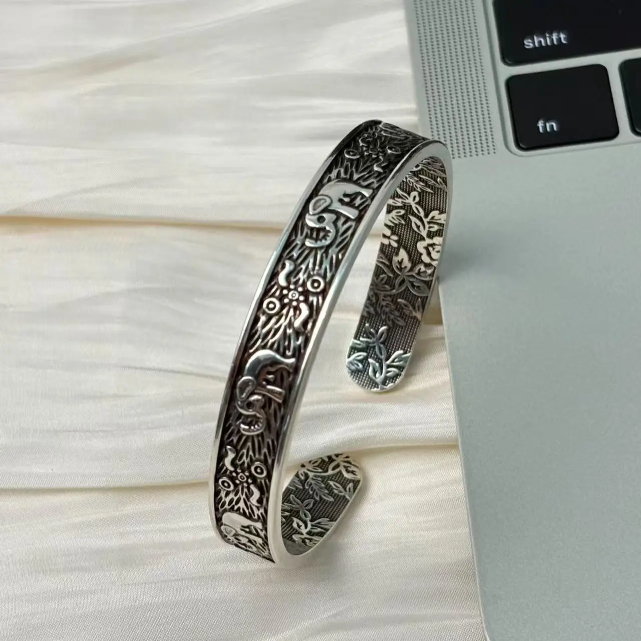 Vintage S925 Sterling Silver Elephant Bracelet - Retro Floral-Embossed Floral Patterns Open Cuff, Ethnic-Style Adjustable Wrist Jewelry, Auspicious Totem Gift, Beautiful Bracelets, Elegant Jewelry Bracelet