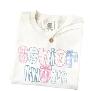 [Sale up to 30%] Comfort Colors Cute Senior Mom Shirt, Floral Senior Mom Shirt, Preppy Mom Shirt, 2026 Graduation Shirt, Proud Mom Gift