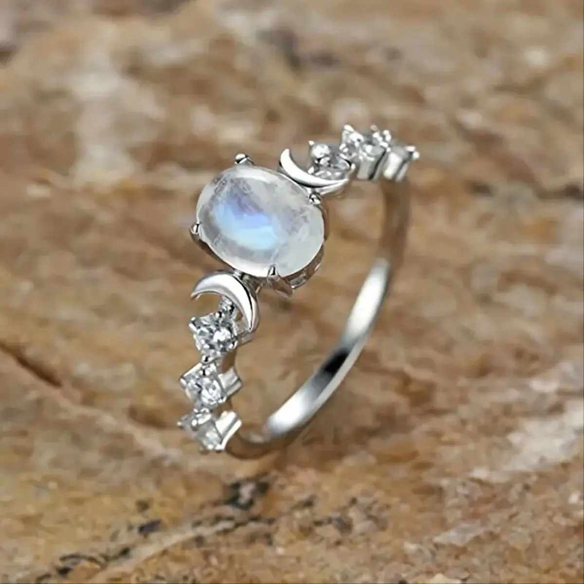 Women's Engagement Ring, Vintage Oval Sun and Moon Ring, Fashion Cubic Zirconia Decoration Ring, Suitable for Women's Anniversary, Christmas Gift