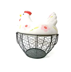 Farmhouse Style Egg Storage Basket Decorative Wire Egg Basket with Ceramic Chicken Shaped Lid Round Mesh Basket Base Handles for Fresh Eggs Fruits Vegetables Kitchen Countertop Food Storage