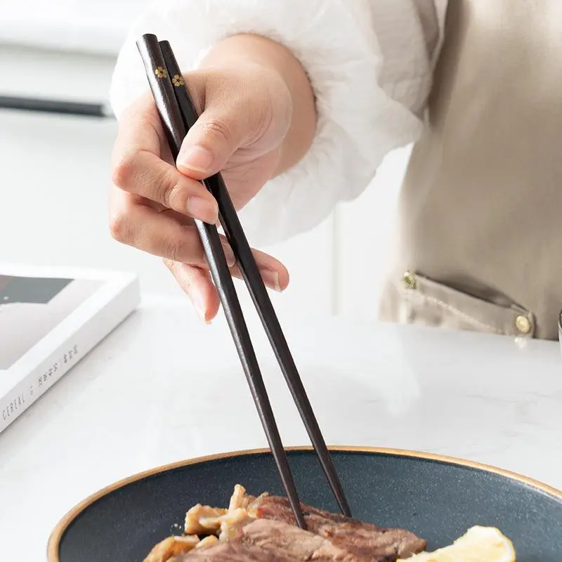 Anti-slip Wooden Chopsticks Set, Chopsticks Reusable, 1 Pair/5 Pairs Cherry Blossom Pointed Art Chopsticks, Durable Vintage Chopsticks Set for Home Kitchen Dining Room Cutlery Tableware Kitchenware【Only Chopsticks】