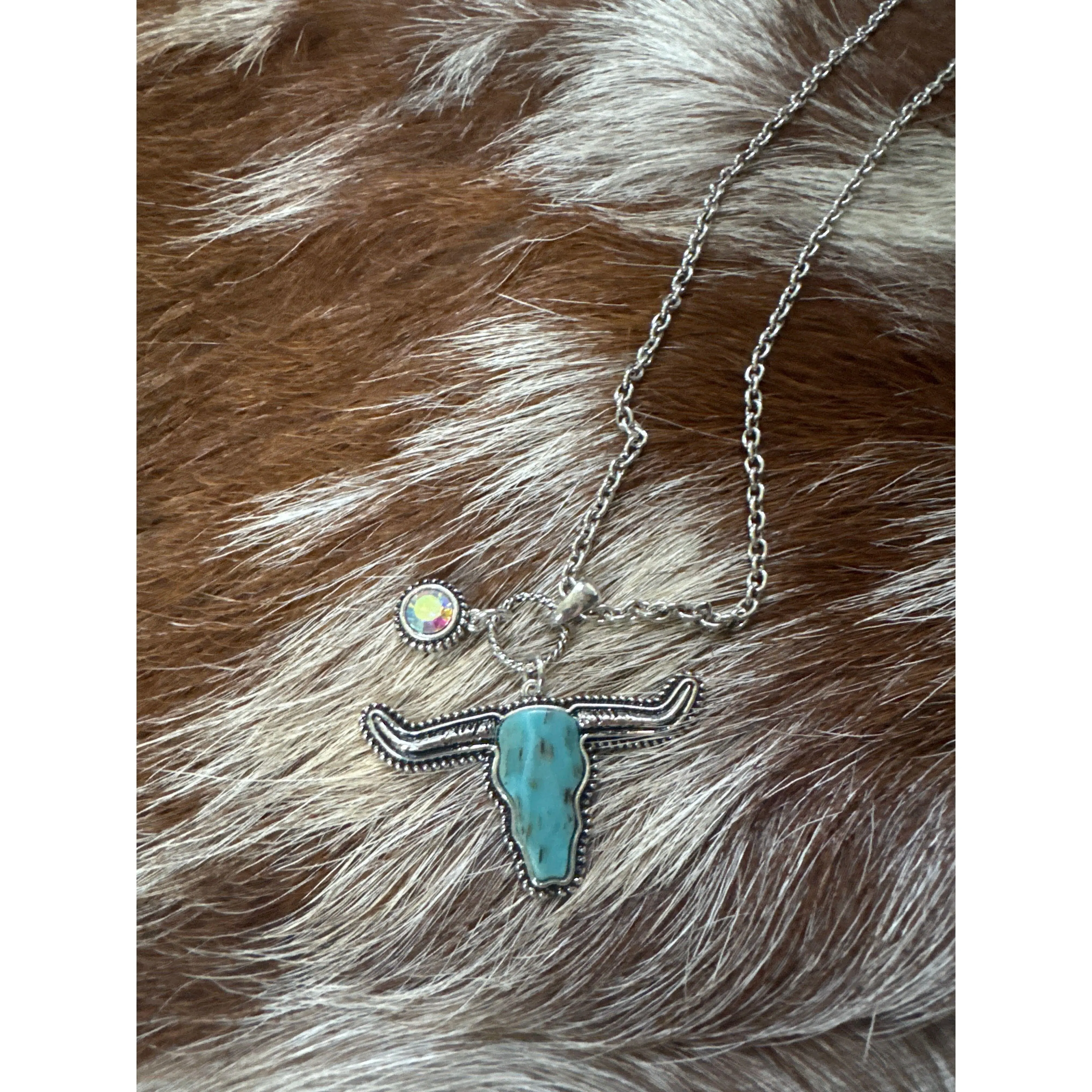 WESTERN PRINT RHINESTONE STEERHEAD NECKLACE - SILVER / TURQUOISE