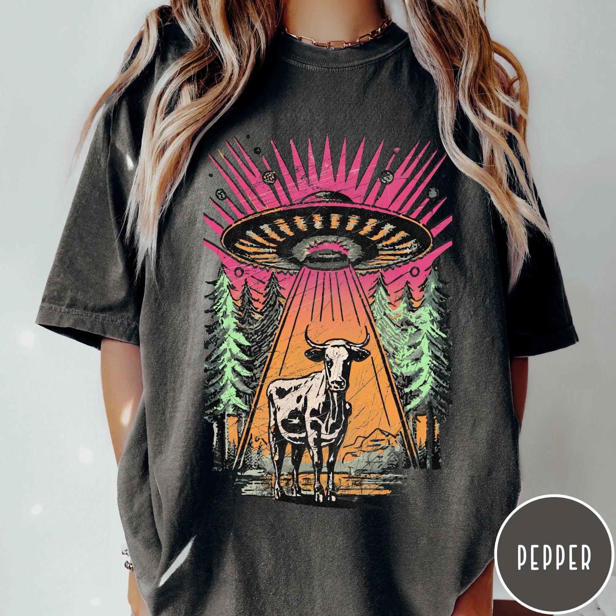Ufo Cow Abduction Shirt Funny Vintage Retro Graphic Alien Tshirt Unisex Comfort Colors T Shirt Paranormal Oversized Aesthetic Ufo Tee