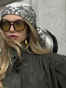 Classic Paisley Satin Square Scarf 70x70cm, Paisley Print Scarf, Versatile Women's Headscarf, Boho Style Scarf, Block Decoration, Fashion Accessory