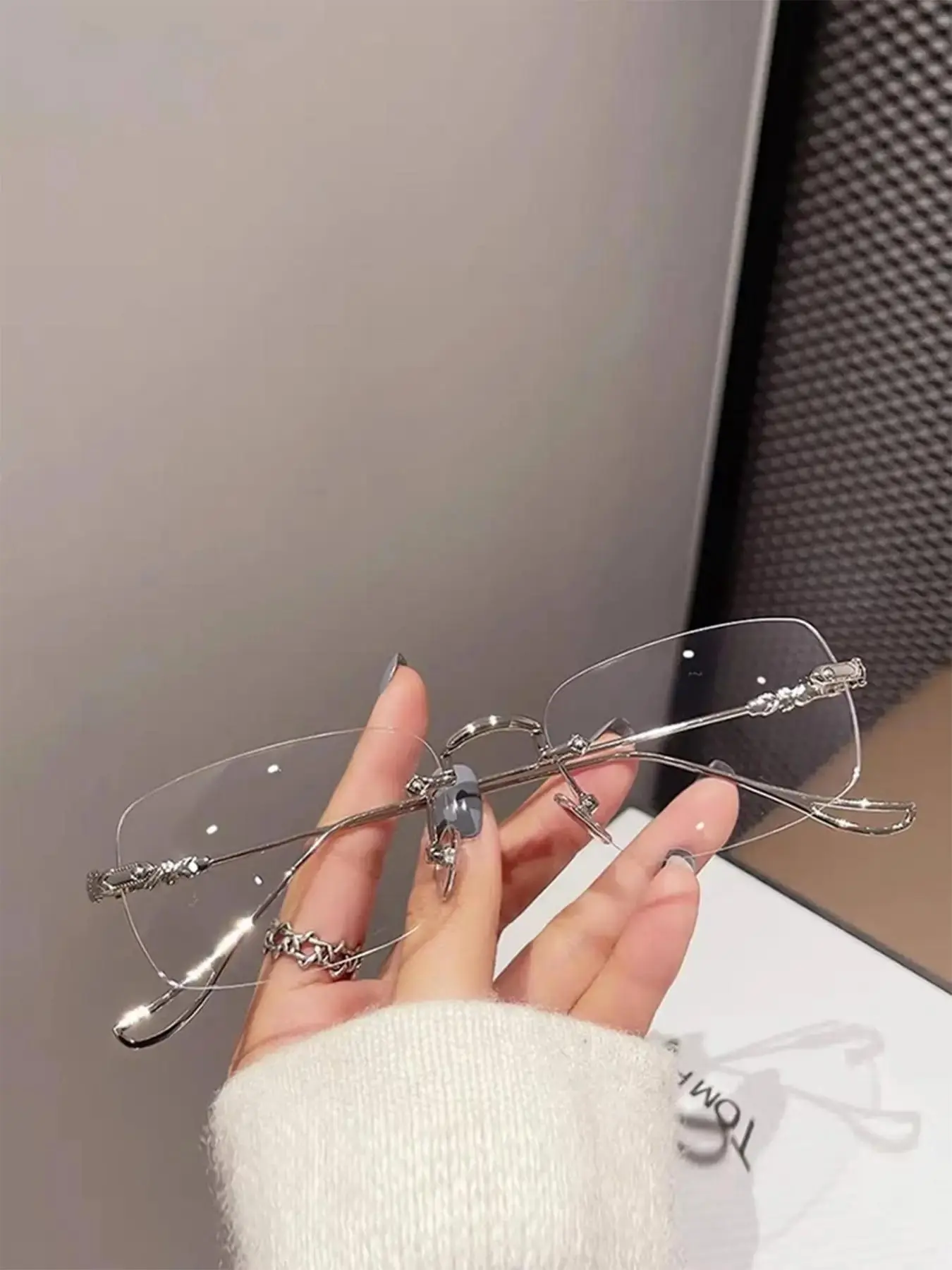 Luxurious Silver Color Frameless Glasses, Transparent Frame Fashionable All Seasons, Anti-Blue Light Party Style Metal Frame, Stylish Glasses
