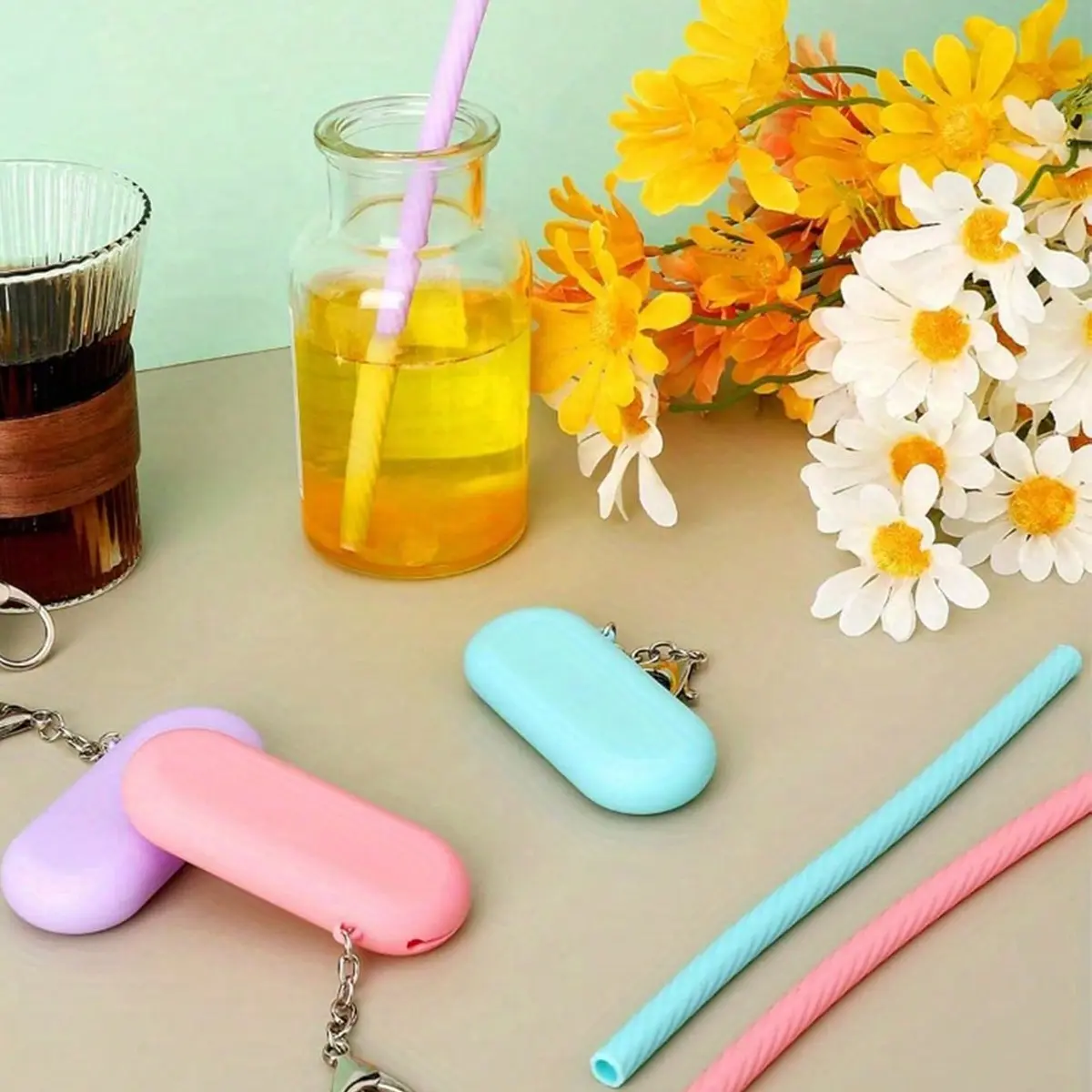 Reusable Silicone Straw with Storage Box, Foldable Portable Drinking Straw, Ideal for Travel, Parties, and Learning