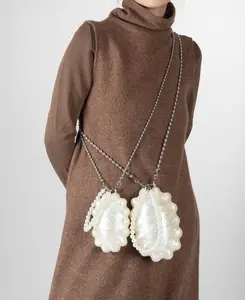 Clutch Bag for Women Off White Daisy Purse Pearl Handbag Acrylic Crossbody Bag for Wedding Prom Party