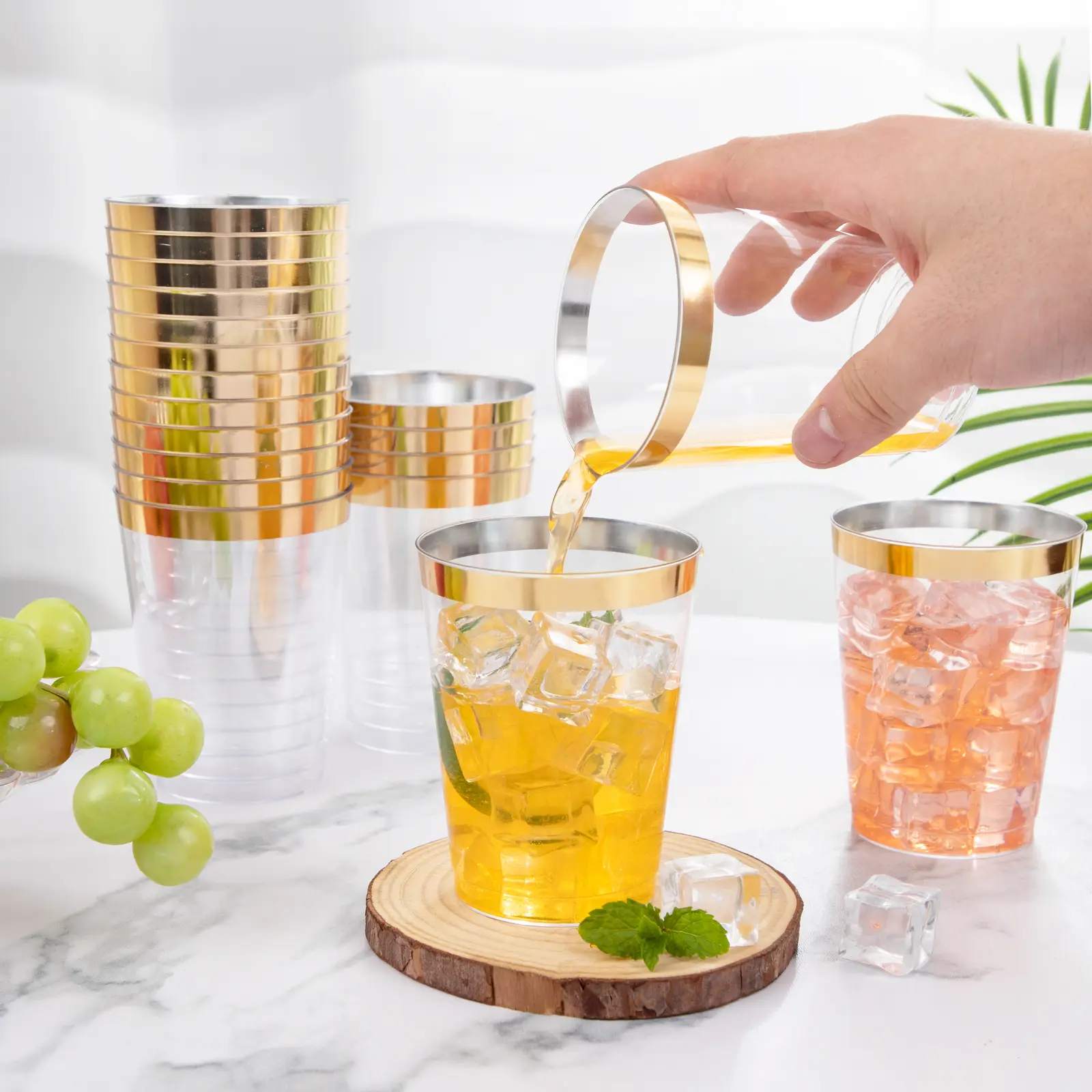 I00000 100PCS Gold Plastic Cups,10 oz Clear Plastic Cups with Gold Trim, Beer Mugs，Disposable Hard Cup For Party, Premium Cup Perfect for Wedding & Party