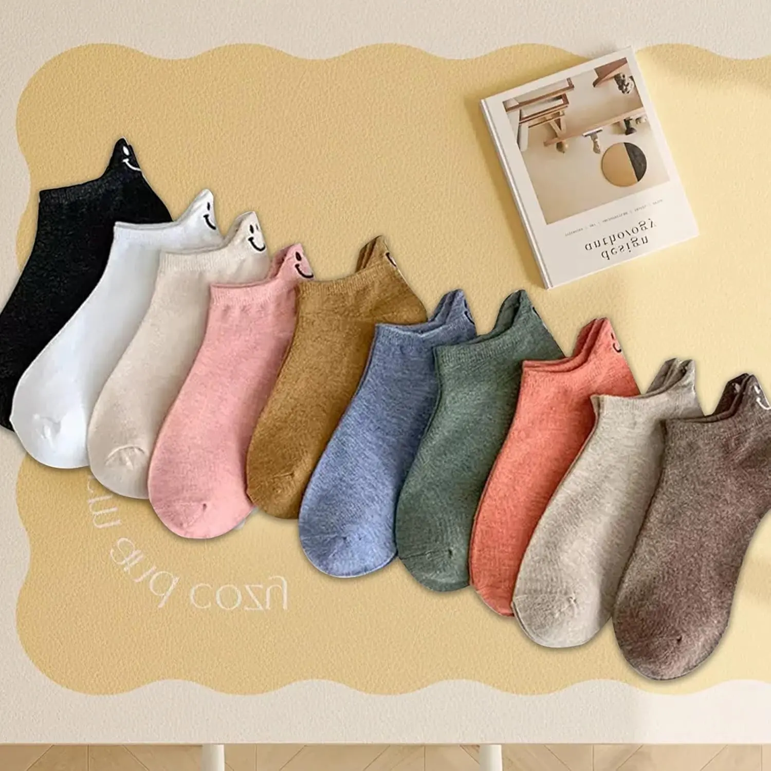 10-Pack Smiley Face Low Cut Socks, Anti-Slip Breathable Cotton Ankle Socks, Cute Colorful Embroidered Happy Face Socks Gift Box for Women