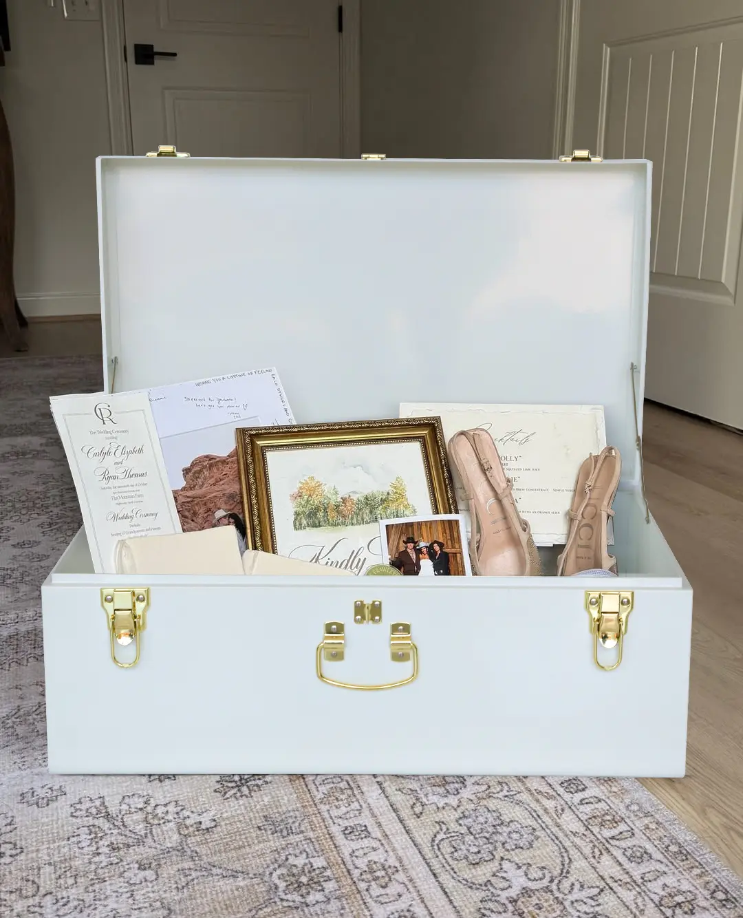 Elegant White Metal Decorative Rectangle Storage Trunk Organiser Box with Secure Clasp for In-Home Storage